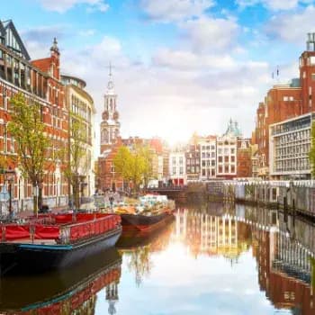 Dutch Countryside – Tulips, Windmills & Traditional Craftsmanship